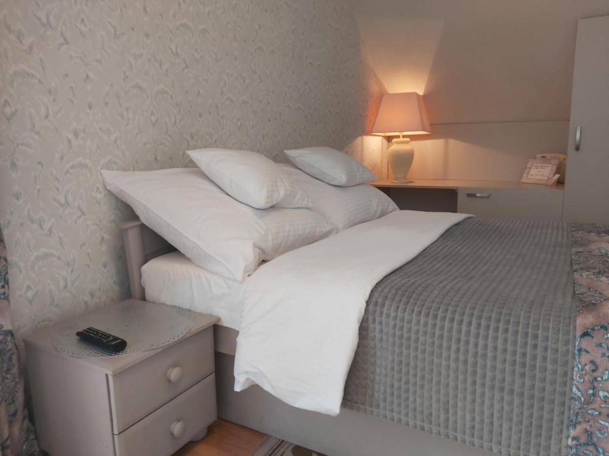 Bed & Breakfast Krakowska 39 *